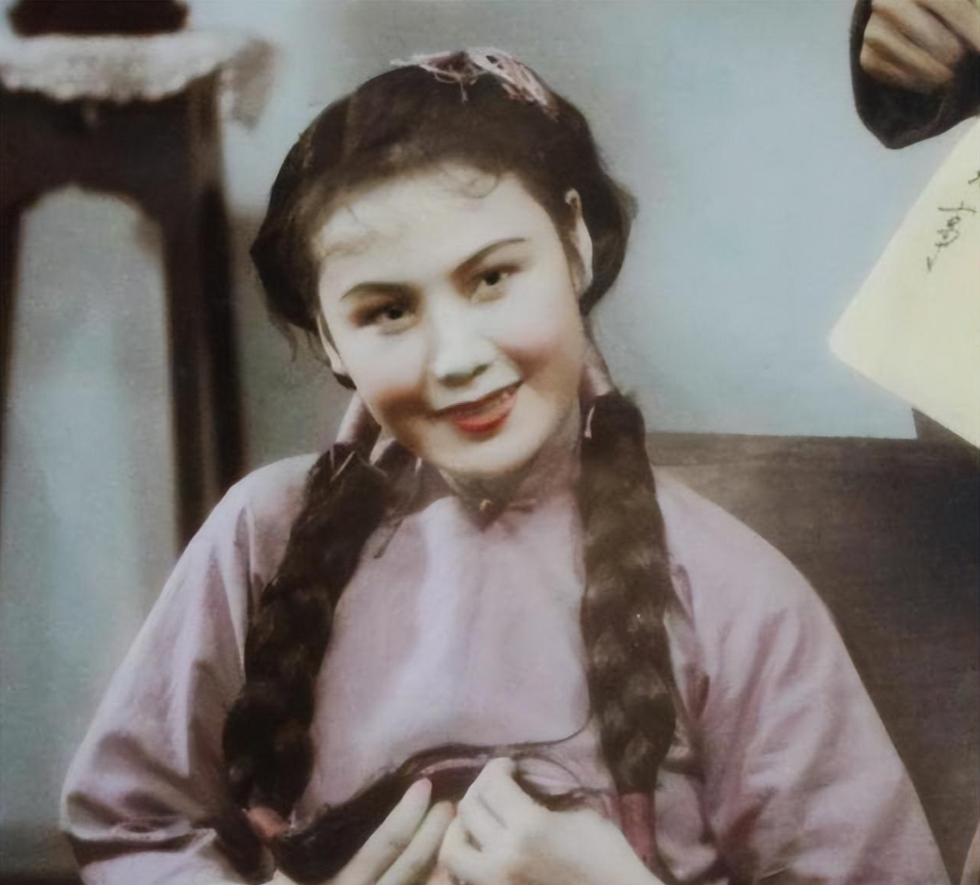 回顾艺术家白杨41年婚姻催人泪下老伴离世5年后她追随他而去