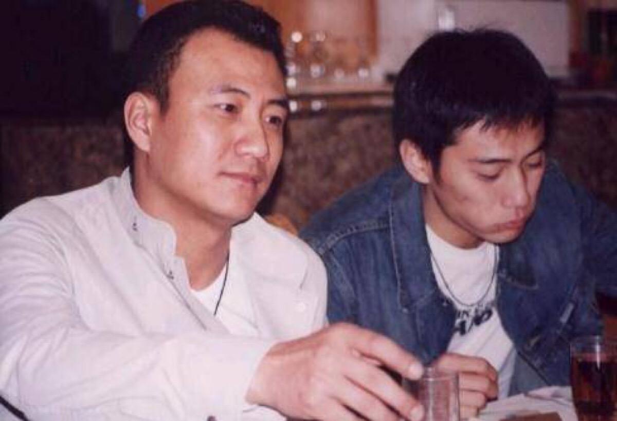 回顾胡军台上霸气硬汉把温柔给了两个女人儿子却不像亲生的