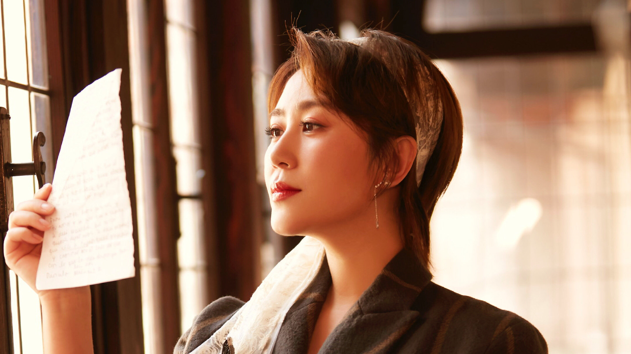 马丽嫁比自己小11岁男友38岁高龄为其生下孩子终成人生赢家