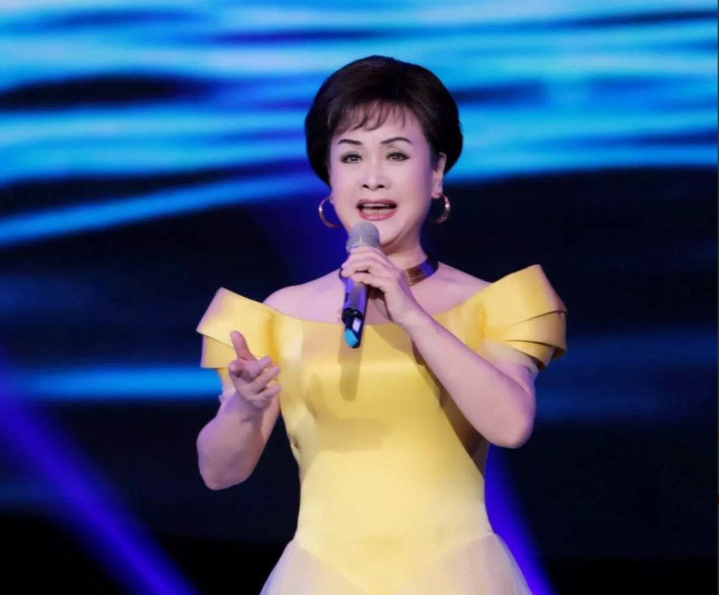 回顾二婚遇挚爱丈夫病逝那天和女儿抱头痛哭李谷一现状怎样
