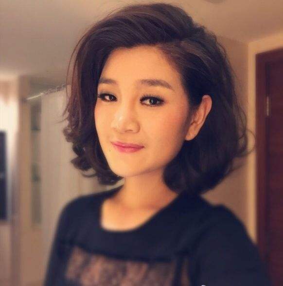 拿给姐姐,为了让降央卓玛去上学,哥哥们将自己的未来娶老婆的积蓄都拿