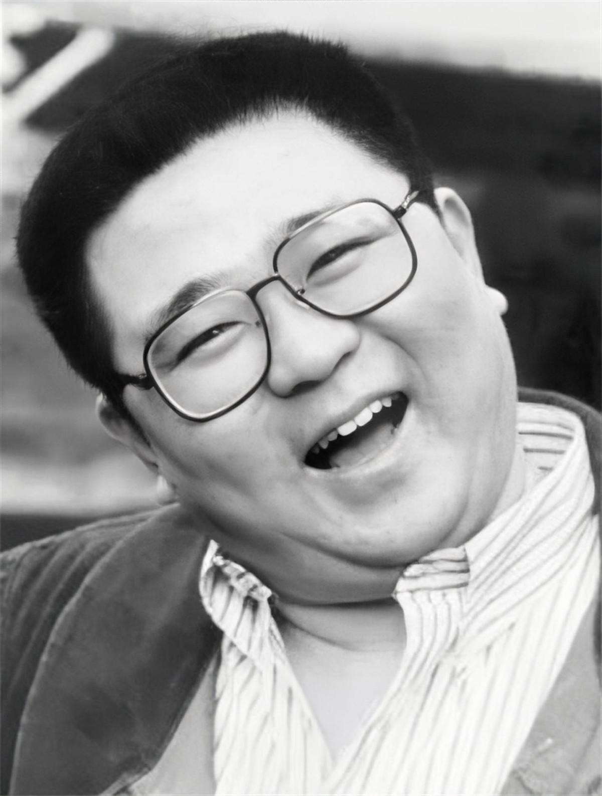 回顾著名演员梁冠华与妻子唐烨互相成就恩爱33年生活幸福甜蜜