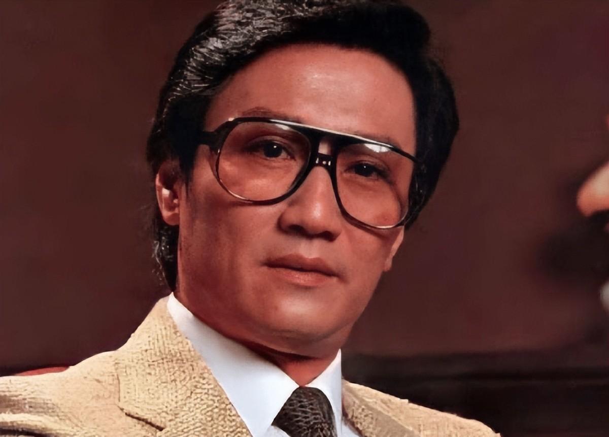 回顾谢贤:年近70岁时与20岁少女相恋,两千万分手费是否符合规律