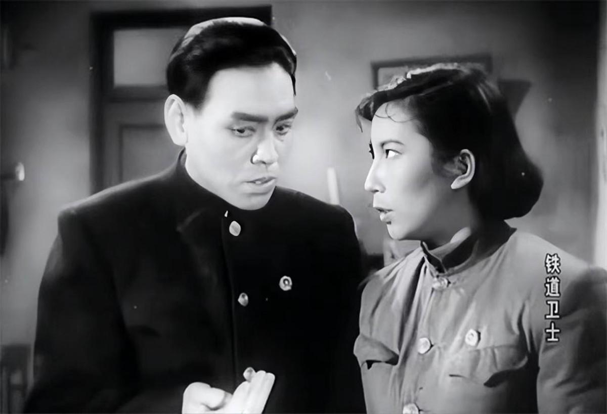 回顾女特务王曼丽嫁二班长张辉恩爱几十年晚年生活幸福美满