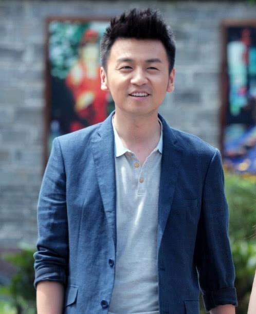 回顾雷佳音落魄时妻子同我结婚她陪我大火余生我陪她一起走