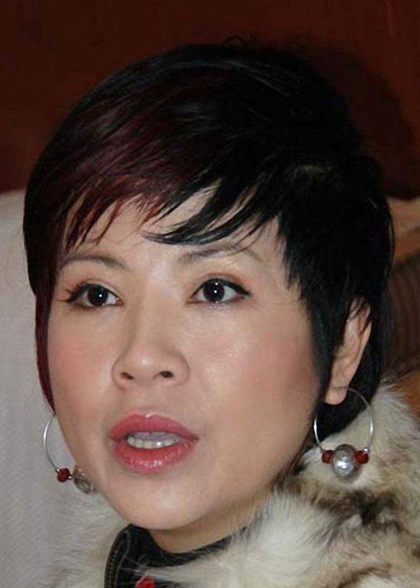 回顾杭天琪二婚嫁小13岁老公47岁冒险生二胎如今生活幸福