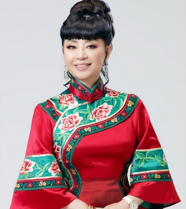 回顾殷秀梅不顾父母反对和前夫离婚又嫁法国贵族现无子成遗憾