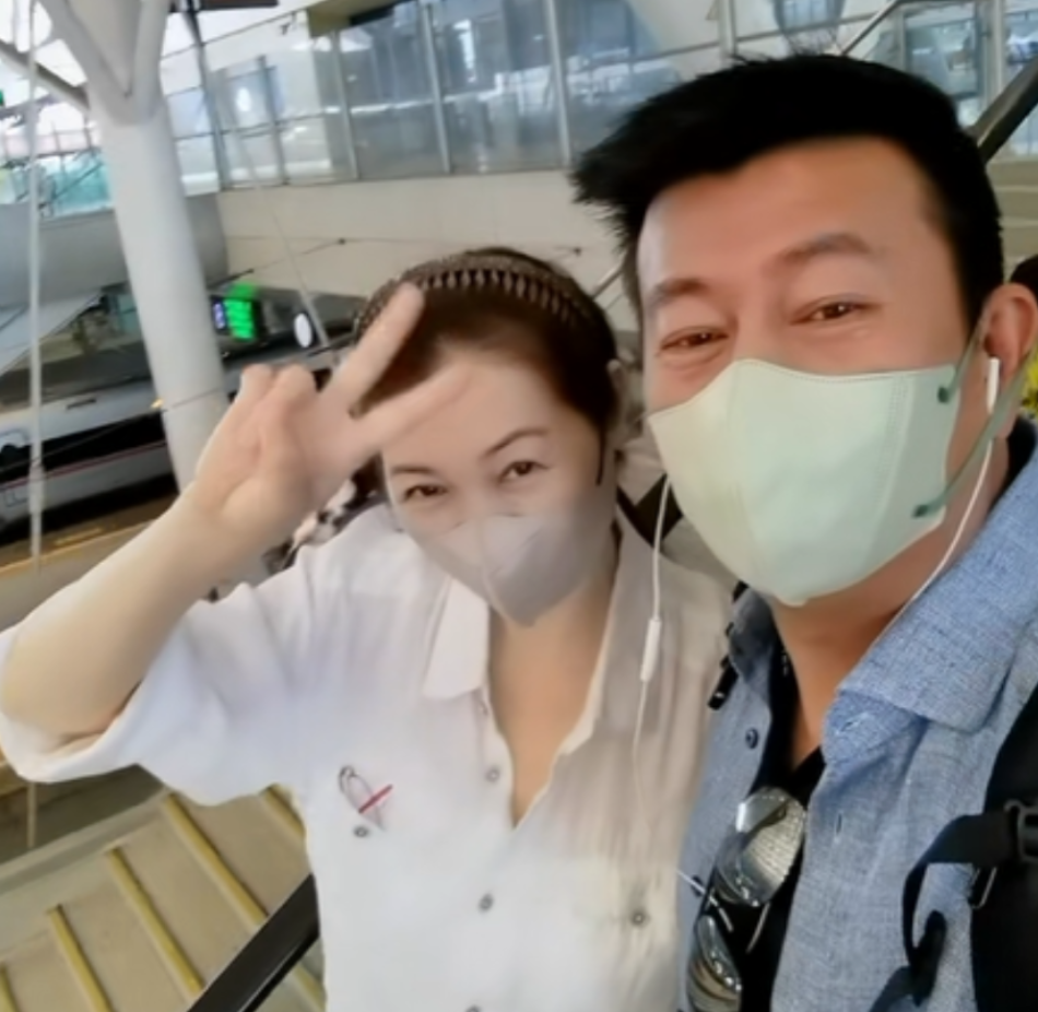 回顾蔡雯二婚带女嫁演员江柏萱38岁为夫生女一家四口很幸福