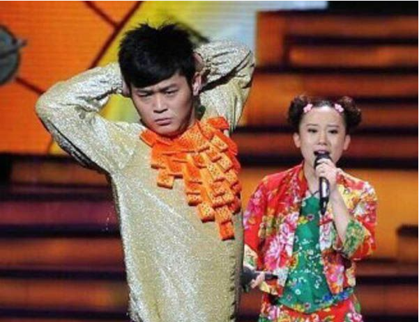 回顾丫蛋17岁被赵本山一眼相中两次嫁同门师兄如今怎样了