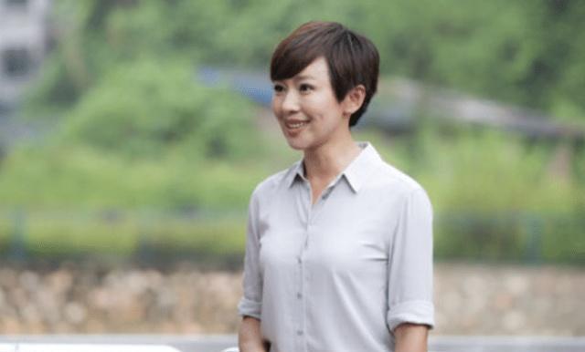 回顾欧阳夏丹16岁父亲去世一心工作只为母亲如今为母突然消失