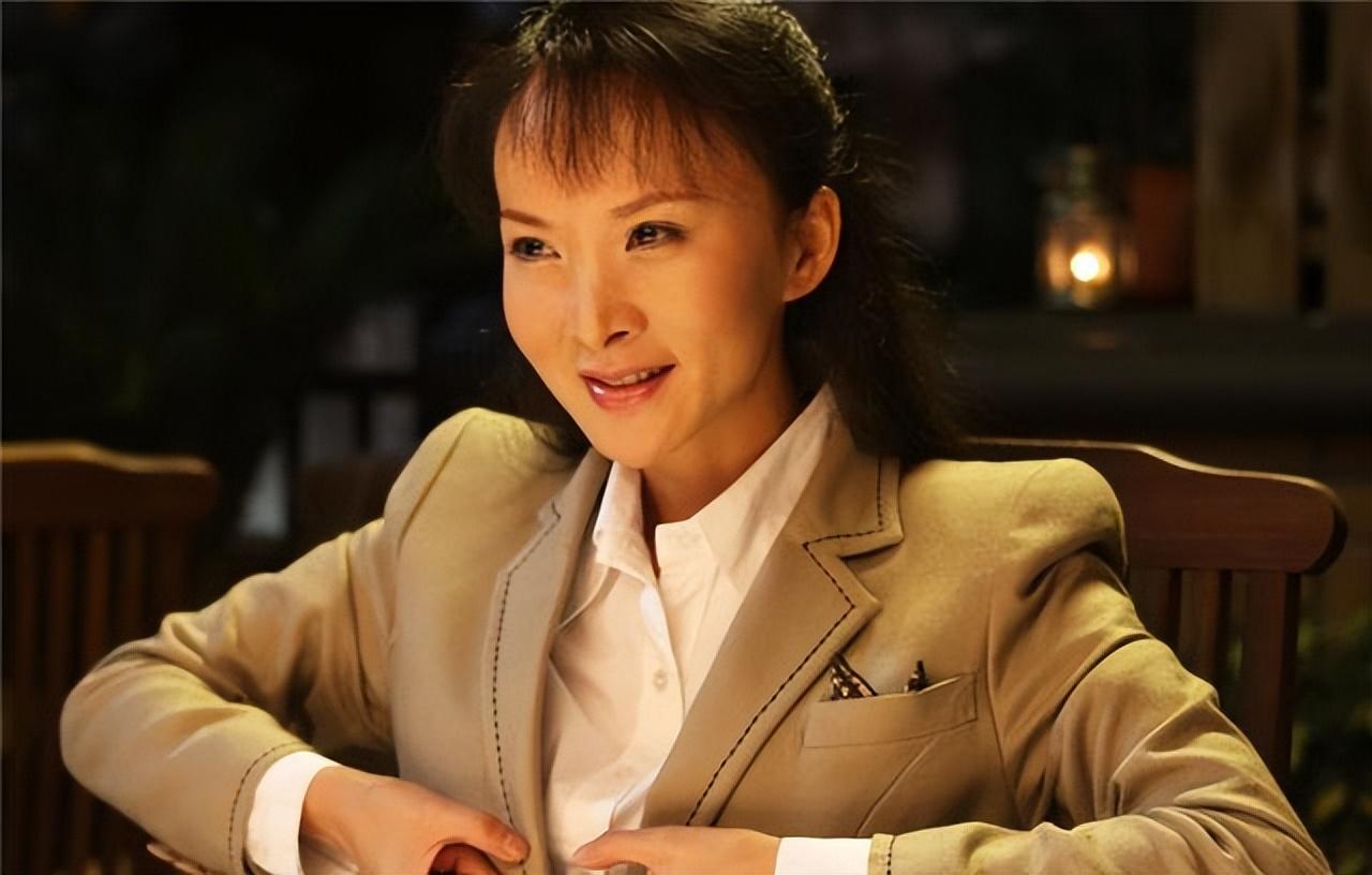 回顾谢兰和丈夫坚持丁克12年愁坏婆婆41岁意外得子全家乐开怀