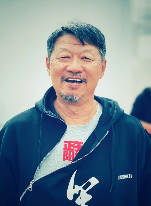 说实话,岳旸能成为演员完全是误打误撞.