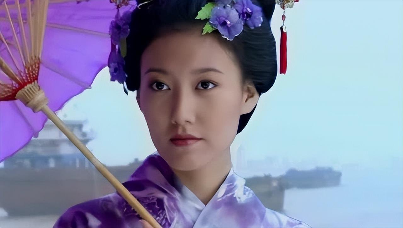 回顾演员高露我这辈子正确的决定就是隐婚为丈夫生下一儿一女