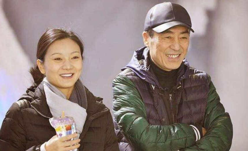 回顾张艺谋老婆陈婷打败巩俐19岁辍学未婚生三子隐忍10年终圆满