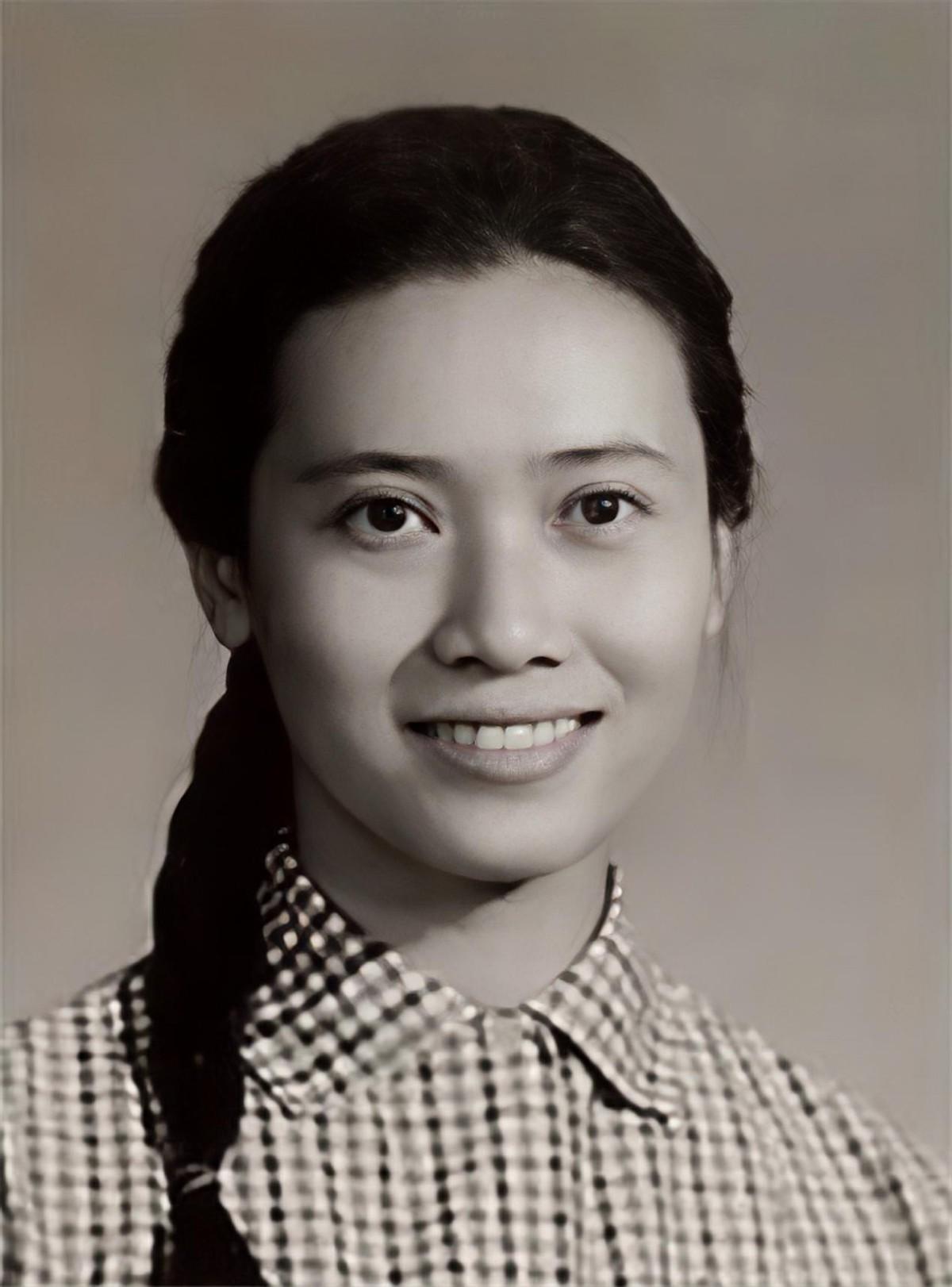 回顾朱逢博41年婚姻催人泪下丈夫离世后独自守着骨灰生活14年