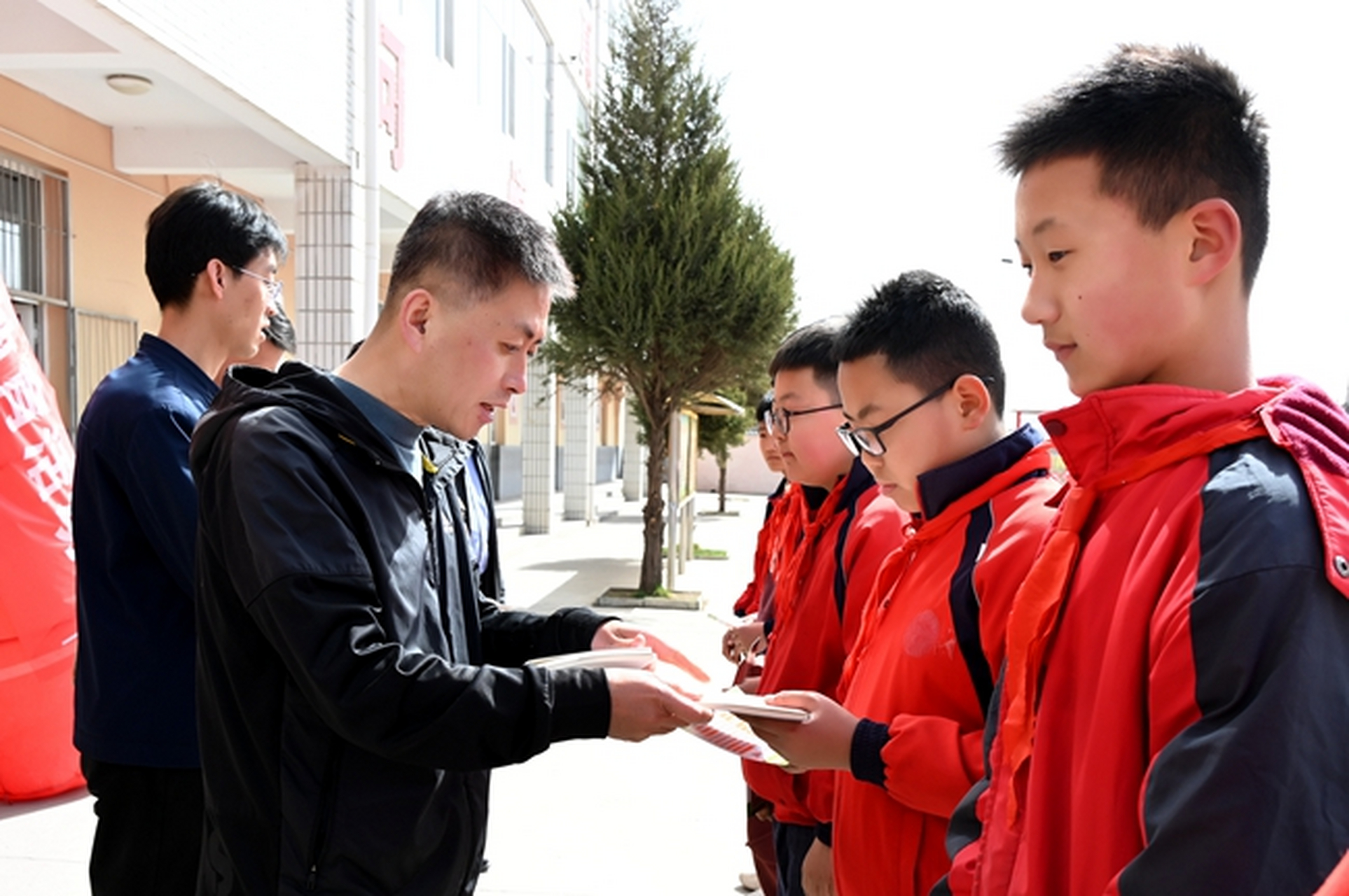 3月28日,盂县西烟镇火热开展"绿色家园是我家森林防火靠大家"活动!