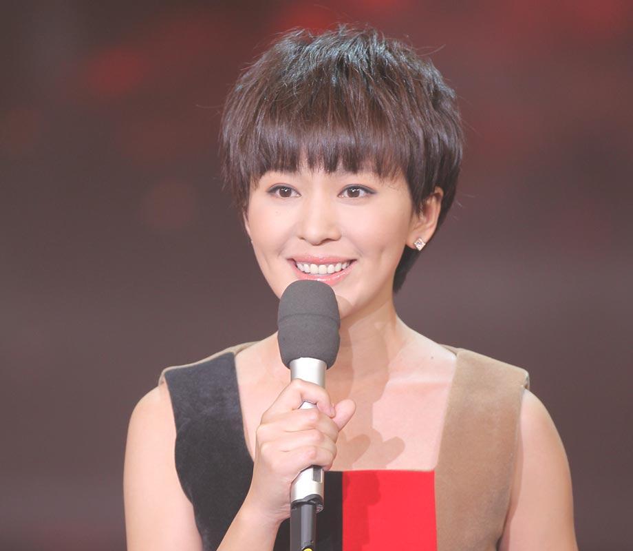 回顾欧阳夏丹16岁父亲去世一心工作只为母亲如今为母突然消失