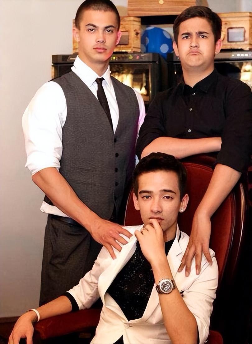 回顾韦唯三个混血儿是她的命根子拼死夺回抚养权如今苦尽甘来