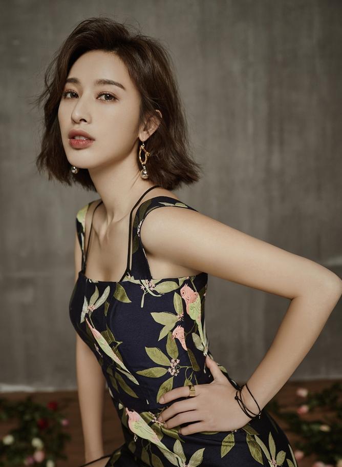 2014年,29岁的"长腿女神"张俪参加某真人秀节目,和32岁的王阳明亲密