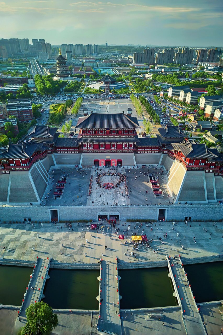 洛阳,简称"洛",古称神都,洛邑,洛京,位于河南省西部.