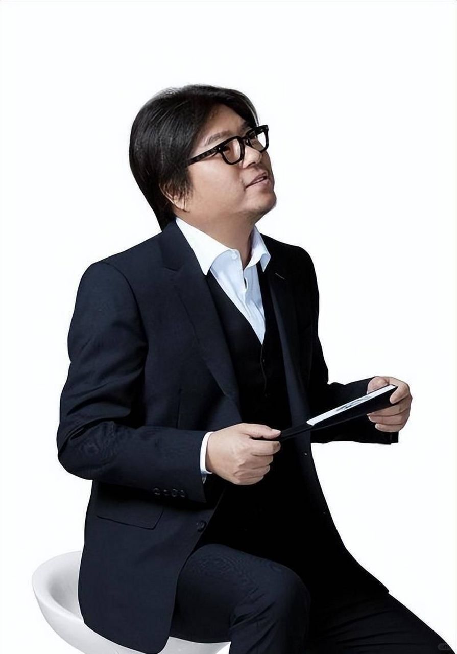 高晓松剪发换颜,被赞男版贾玲?