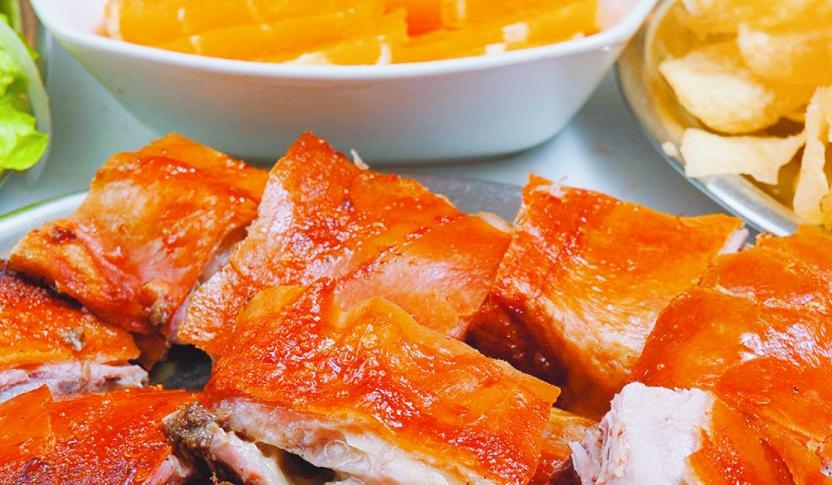 葡式烤乳猪 每年成千上万的.@梦尝君说美食的动态