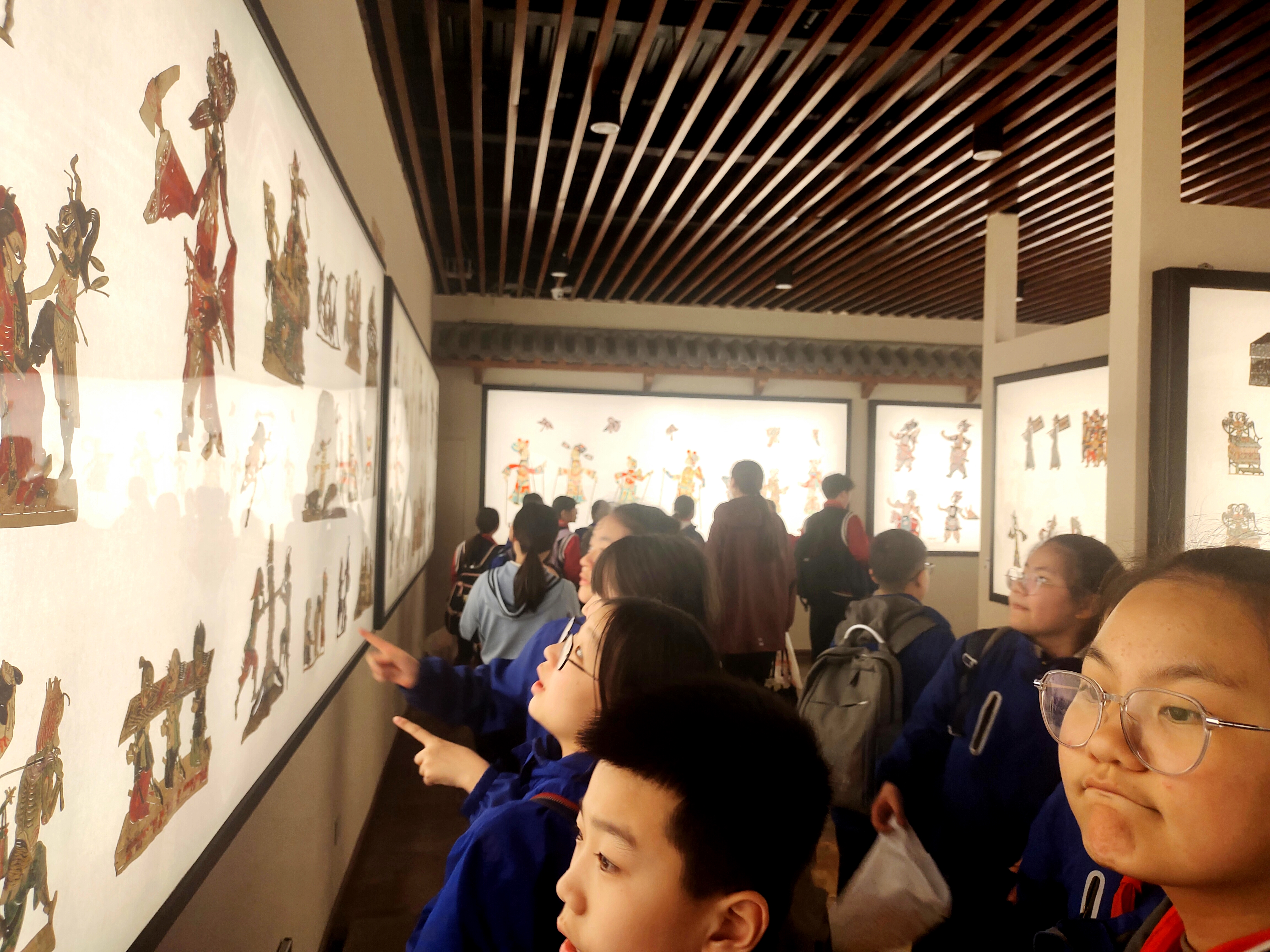 航天三小积极开展华州皮影研学实践