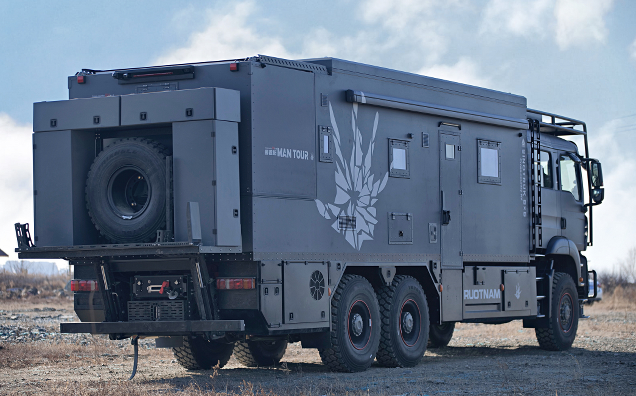 曼恩拓6x6越野房车,性能出众,满载22吨,570匹马力,驾驶体验刺激.