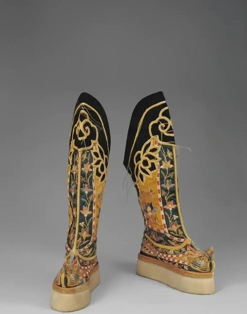 古人夏天穿什么鞋子?别以为古人很古板,其实穿鞋比现代人还时髦