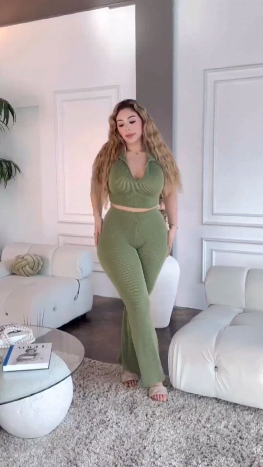 曲线名模身材凹凸有致性感