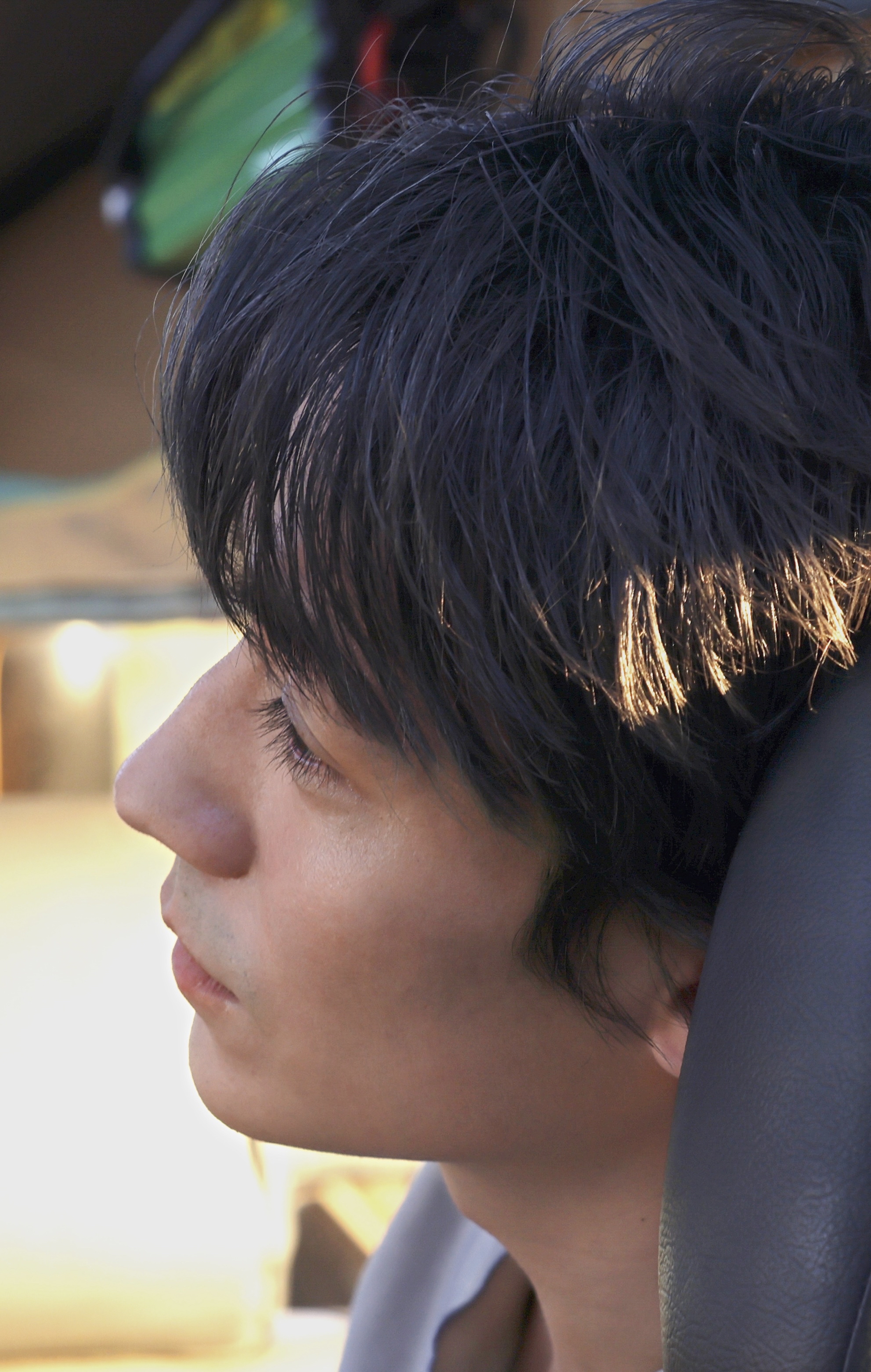 素颜的朱一龙,连脸上的汗毛都清晰可见