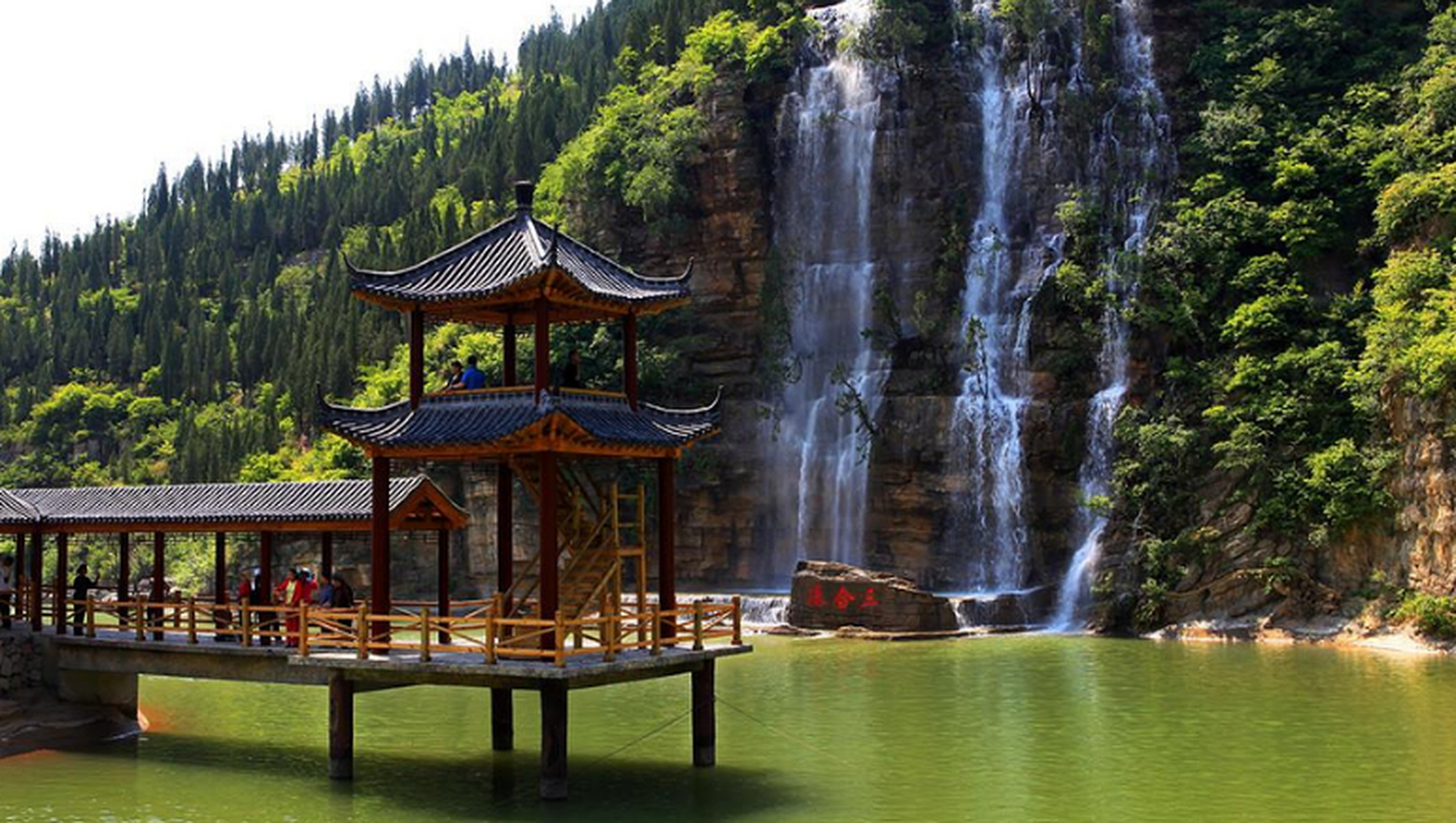 推荐三大游玩景点:泰和山风景区,集自然景观,森林景观,地貌景观和历史
