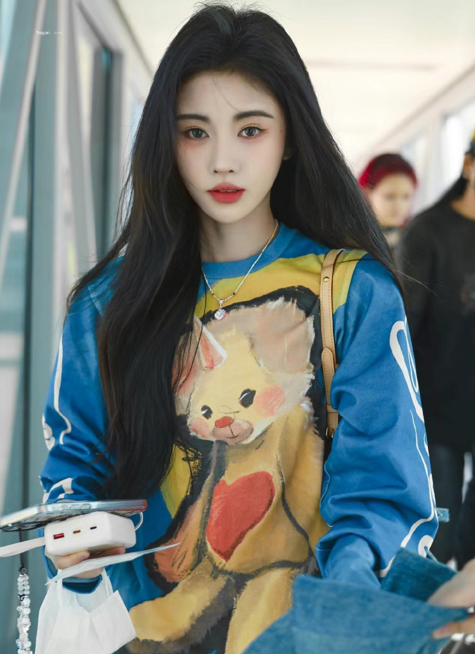 鞠婧祎这个妆造太美了,这头发太绝了, 放在普通脸上也绝对加分