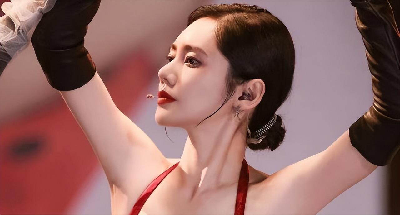 限韩令的时候,因为政策限制,秋瓷炫就回到韩国发展一段时间,那段时间