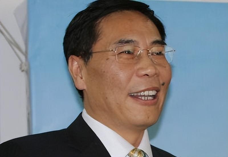 回顾相声演员笑林去世后儿子撑起全家妻子的坚持让人泪目