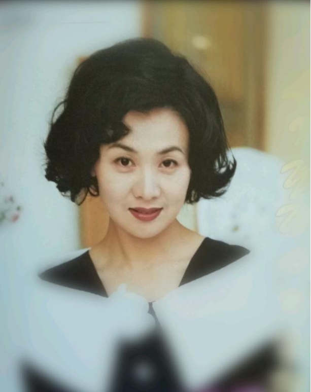 回顾演员李媛媛去世20年后丈夫誓不再婚儿子的坚持让人泪目