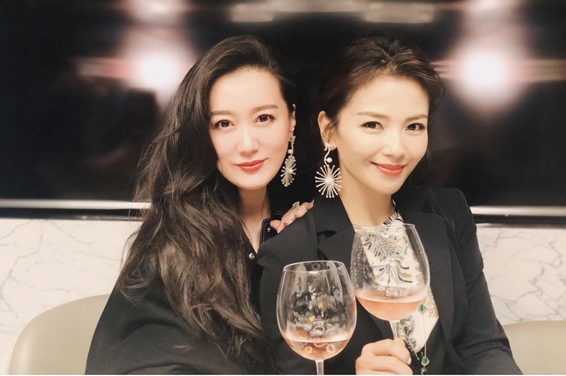 回顾谭晶我这辈子正确的决定就是为科学家丈夫生了两个女儿