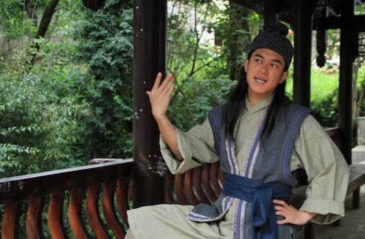 被嘲讽长得像猴子跑了20年龙套如今走红并不意外