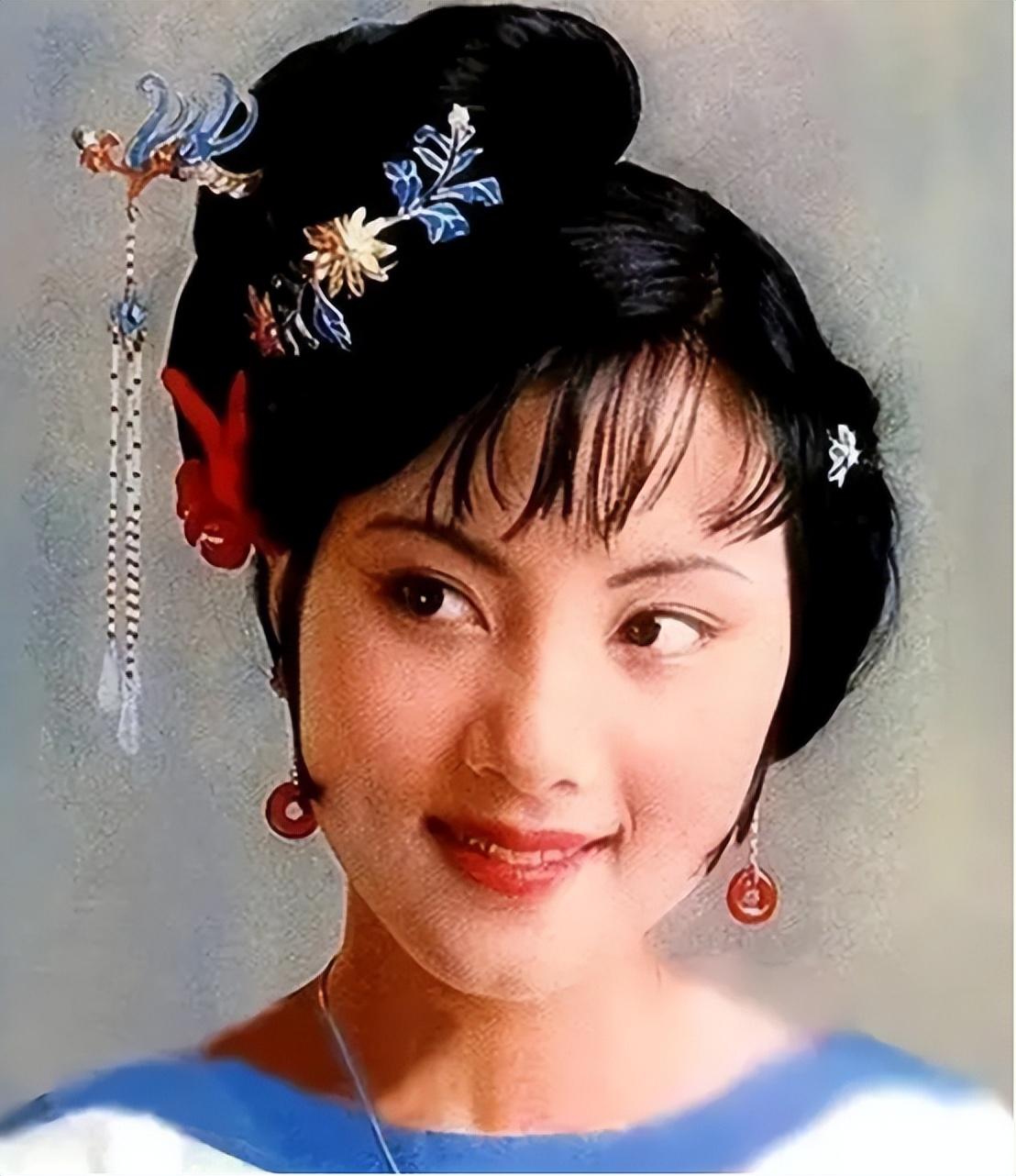 回顾演员乐韵17岁一夜成名28岁悲情离世葬礼父母拒不参加