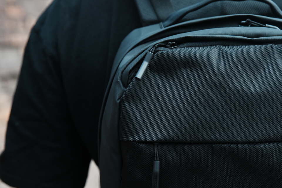 出行必备双肩包:incase都市系列电脑背包,我的通勤好伙伴