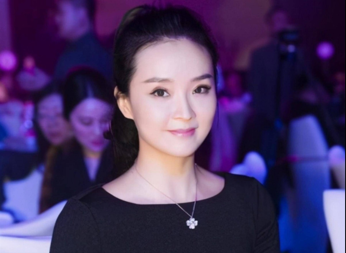 回顾王艳:入豪门后,被婆婆当丫鬟,儿子骂"猪头",她可曾后悔过?