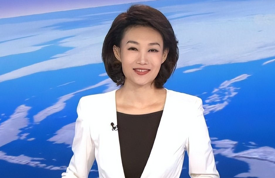 回顾主持人李梓萌45岁依旧单身为何至今没有对象