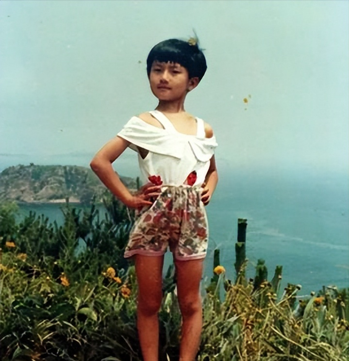 虽然家里很疼爱这个女儿,拿她当小公主一样养着,但是小小年纪的张怡宁