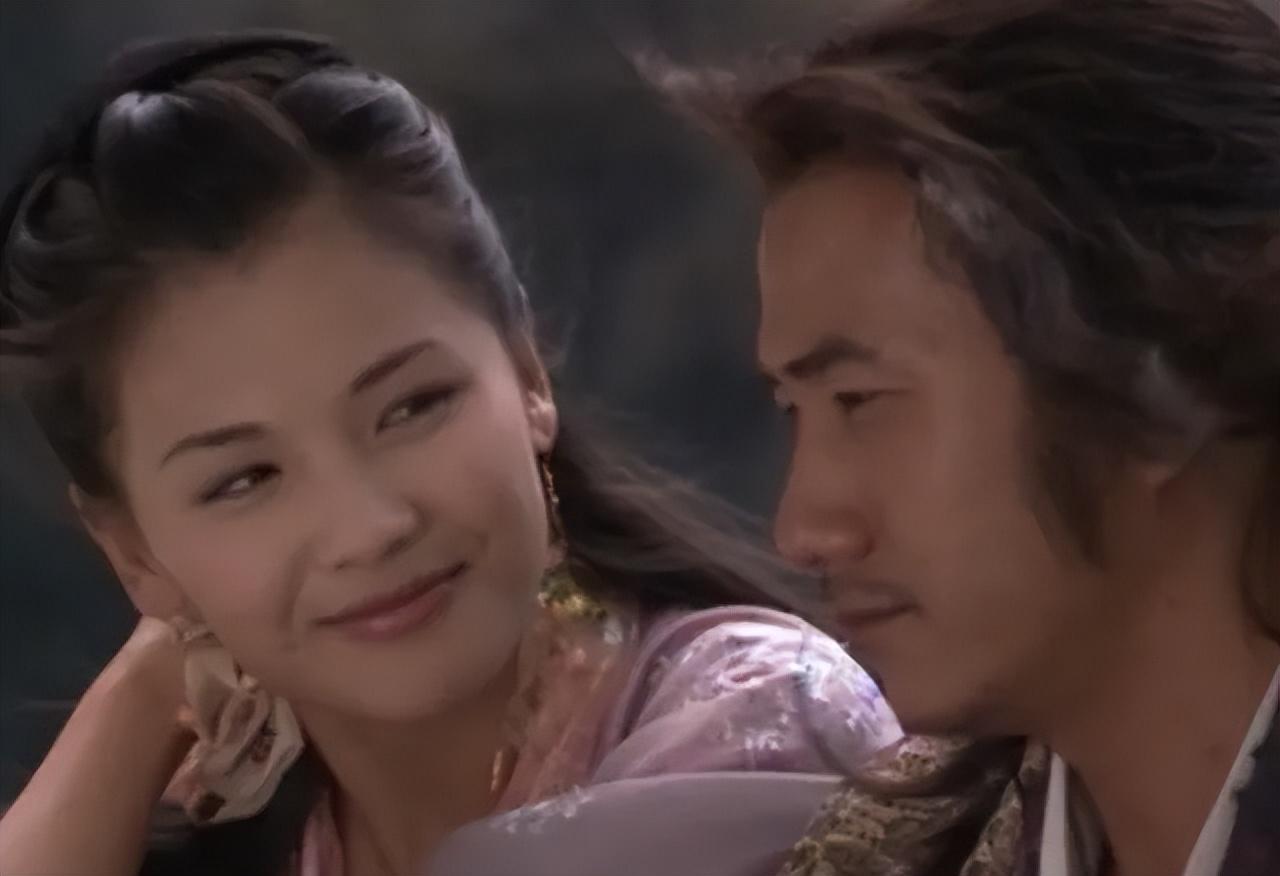 回顾演员胡军怜香惜玉不过绅士风度守护爱情娇妻才是唯一