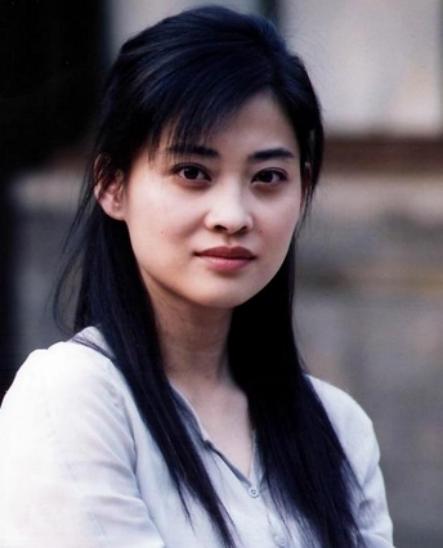 回顾为丈夫花400万却惨遭离婚37岁再嫁摄影师的梅婷怎样了