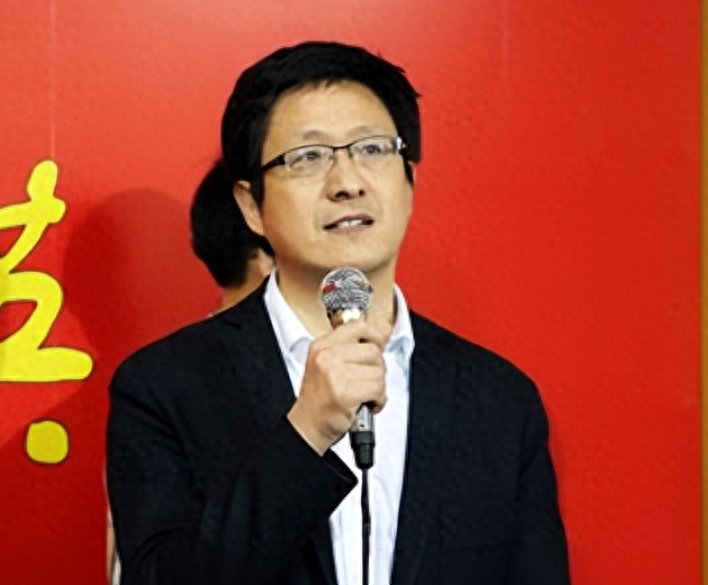 回顾主持人劳春燕风光背后有心酸怀孕仍去上班和丈夫分居17年