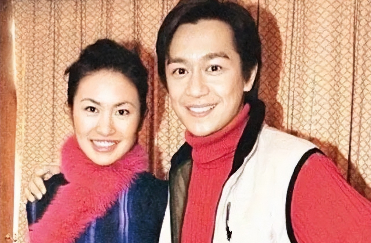 拿捏流量密码叶璇42岁究竟是发疯还是炒作戏精