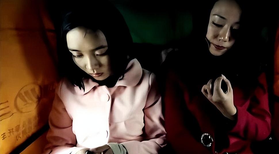 这位手拿"复仇爽文剧本"的女孩名叫刘慧,来自于一个湖南的普通小镇,事