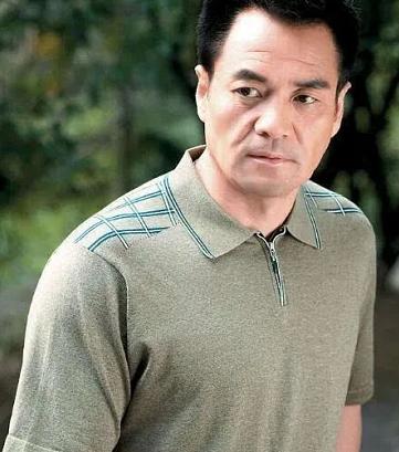 回顾演员尤勇智二婚娶小10岁沈蓉21年宠妻如宝两人至今无子