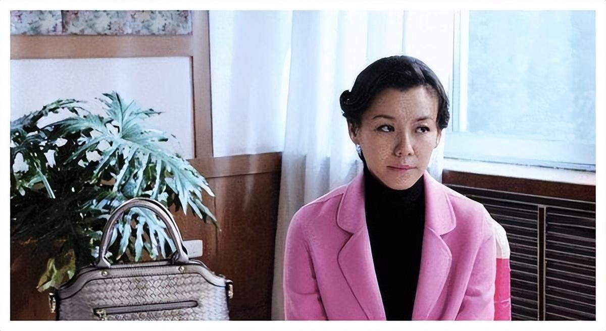 回顾她与名导同居三年却遭抛弃下嫁穷小子后竟然逆袭成功